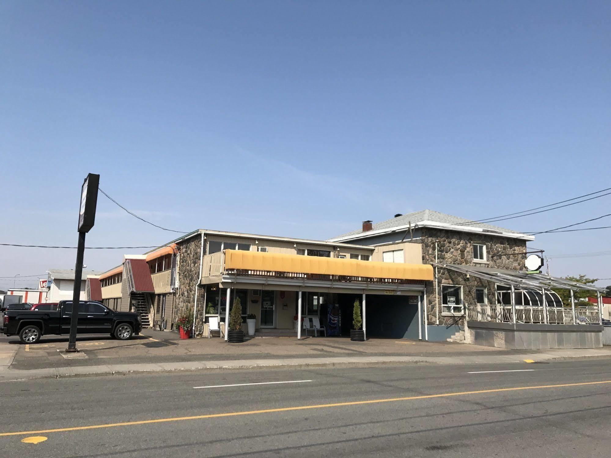 Motel Bellefeuille Trois-Rivières Exterior foto